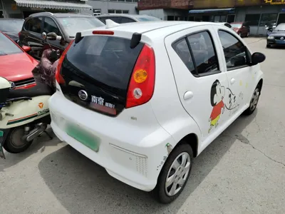 BYD e1