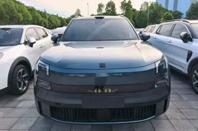 Lynk & Co 900