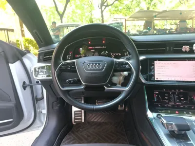 Audi A7L