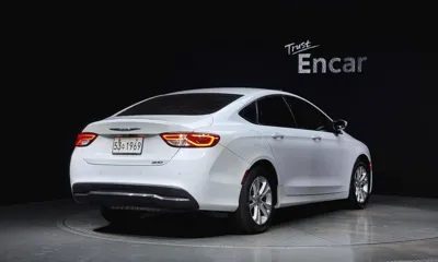 Chrysler 200