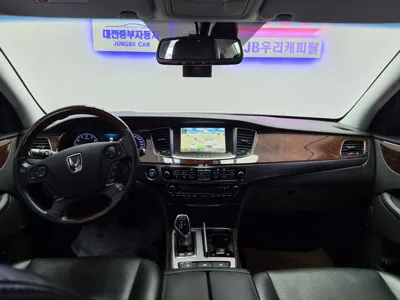 Hyundai Equus