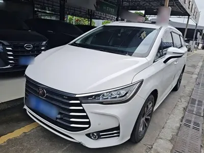 BYD MAX