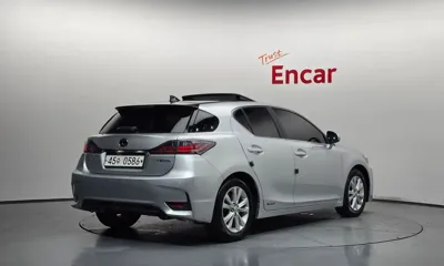 Lexus CT200h