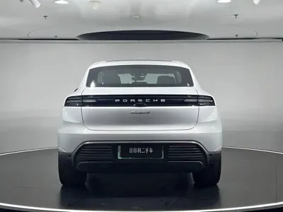 Porsche Macan EV