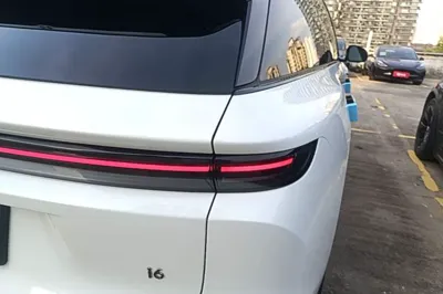 Li Auto Li Auto i6