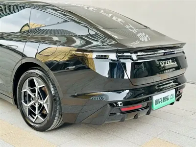 Lynk & Co 领克10