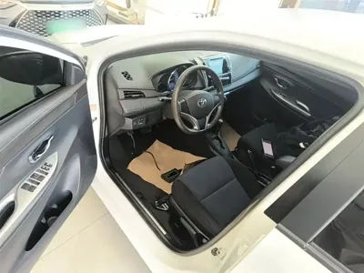 Toyota Yaris L