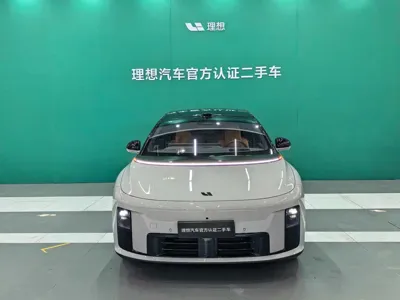 Li Auto 理想i8