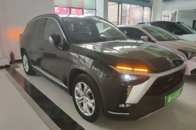 Nio ES8