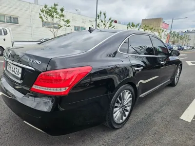 Hyundai Equus