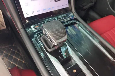 Hongqi H6
