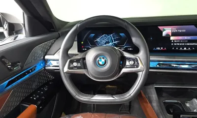 BMW i7