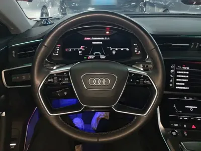 Audi A7L