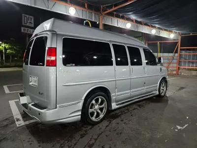Chevrolet Express Van