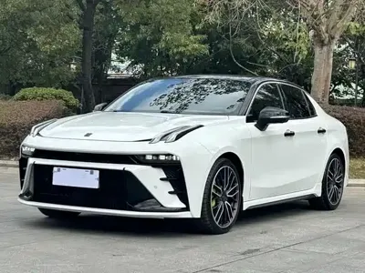 Lynk & Co 03