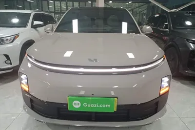 Li Auto L6