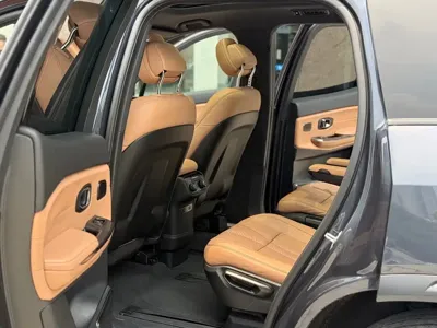 Nio ES8