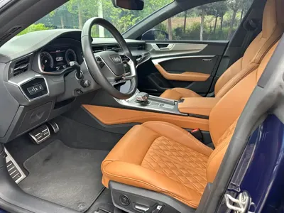 Audi A7L