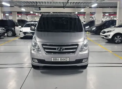 Hyundai Starex
