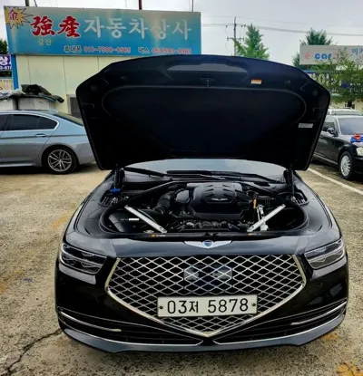 Genesis G90