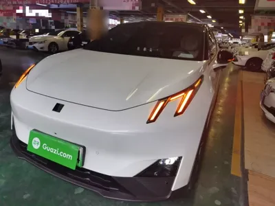 Lynk & Co Z20