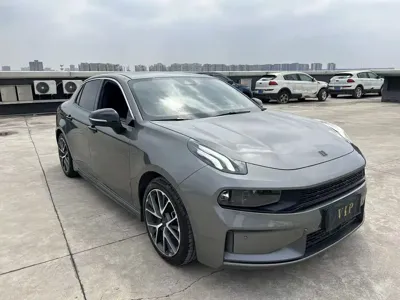 Lynk & Co 03