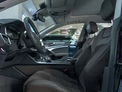 Audi A7L