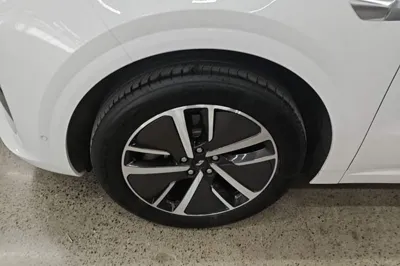 Li Auto L6