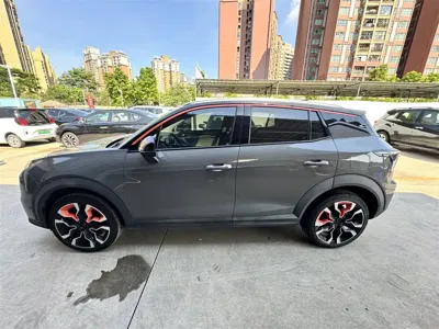 Lynk & Co 06