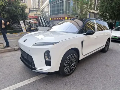 Nio ES8