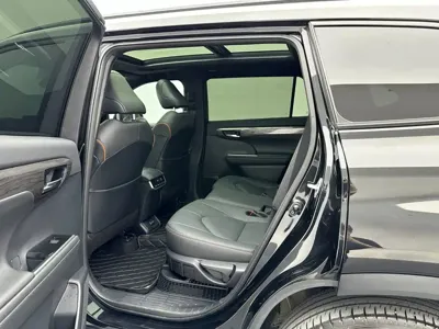 Toyota Crown Kluger