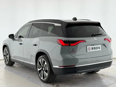 Nio ES8