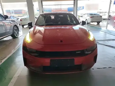 Lynk & Co 03