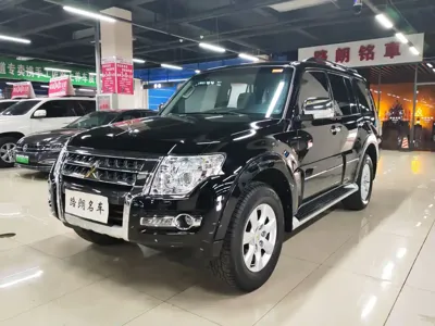 Mitsubishi Pajero (Import)