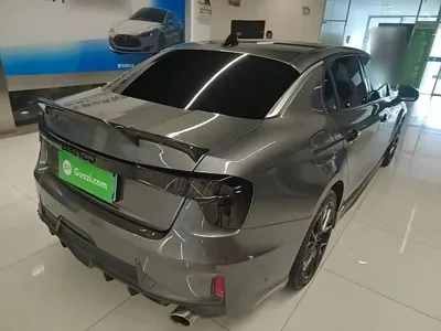 Lynk & Co 03