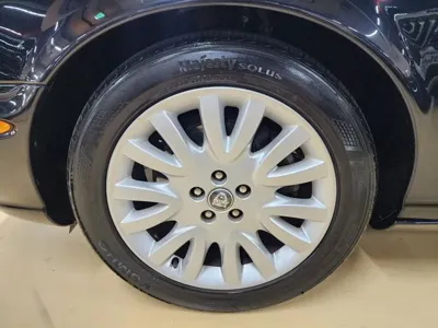 Jaguar XJ-6