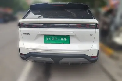 Geely Galaxy L7
