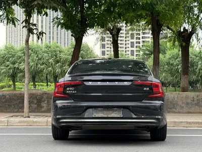 Volvo S90