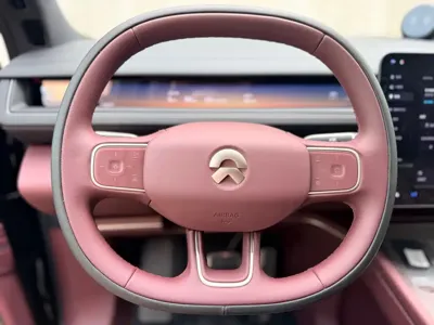Nio ES8
