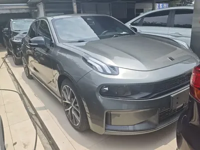 Lynk & Co 03
