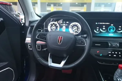 Hongqi HS5