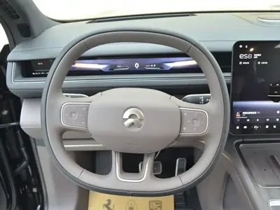 Nio ES8