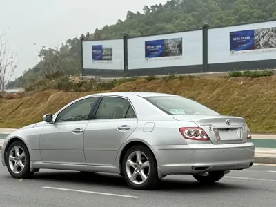 Toyota Reiz