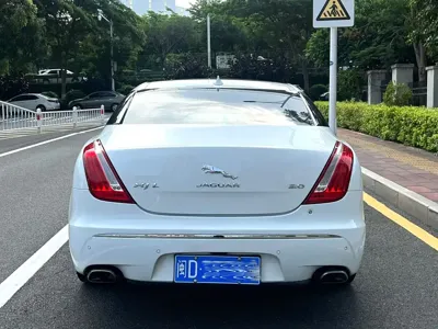 Jaguar XJ