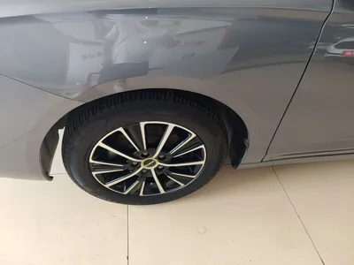 Roewe i5