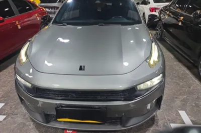 Lynk & Co 03