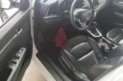 Hyundai Elantra (6th Generation