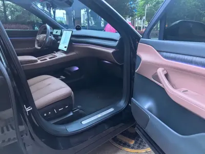 Nio ES8