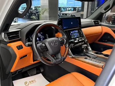 Lexus LX