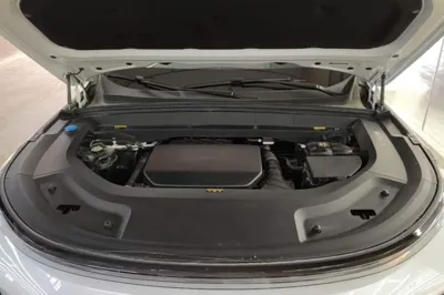 Li Auto L8